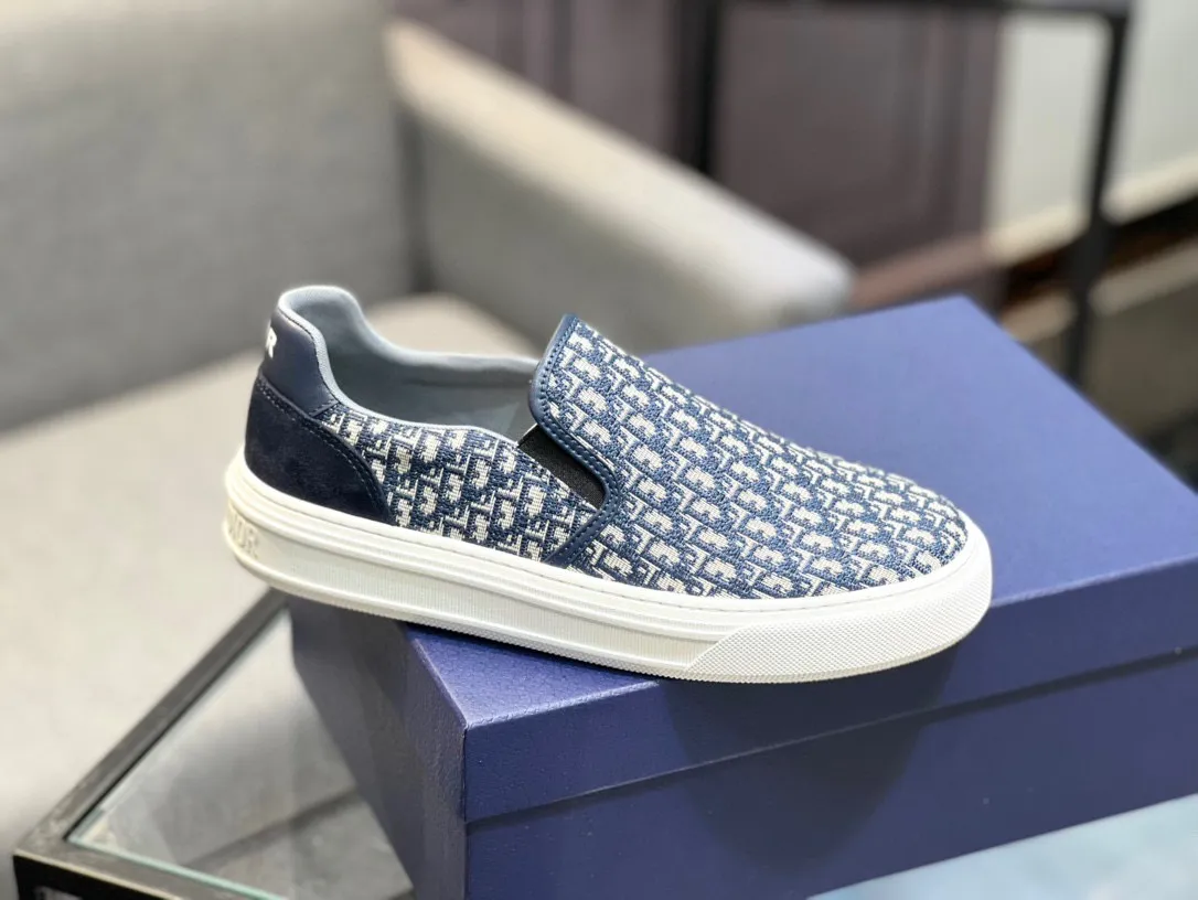 Men's shoes 💰380 The latest DiOr shipment, using imported top-grade jacquard fabric with cowhide design 👍 Breathable mesh lining, comfortable to wear, lightweight, original last mold, official website 1:1, private mold outsole, non-slip, color, multiple colors available, code number 38 to 44 (45 can be ordered)